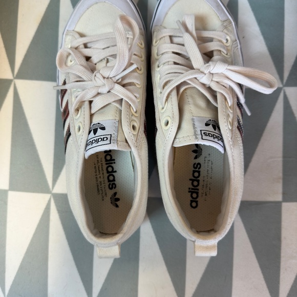 Adidas nizza platform size 8 - Picture 2 of 4